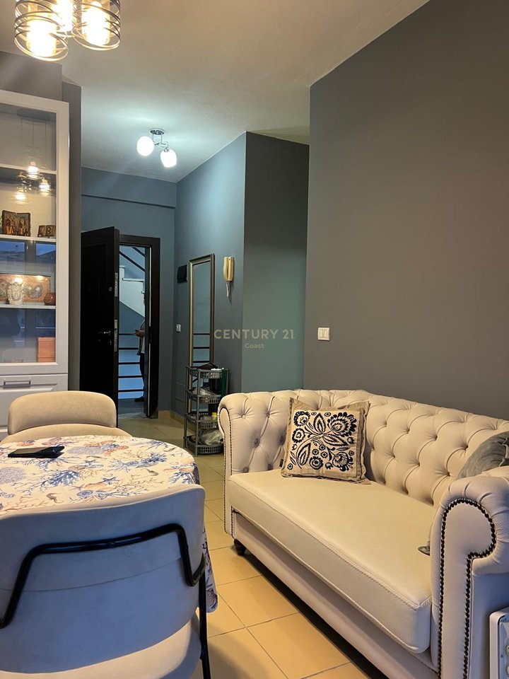 Shitet Apartament në Lungomare | 53.6 m² | I Mobiluar