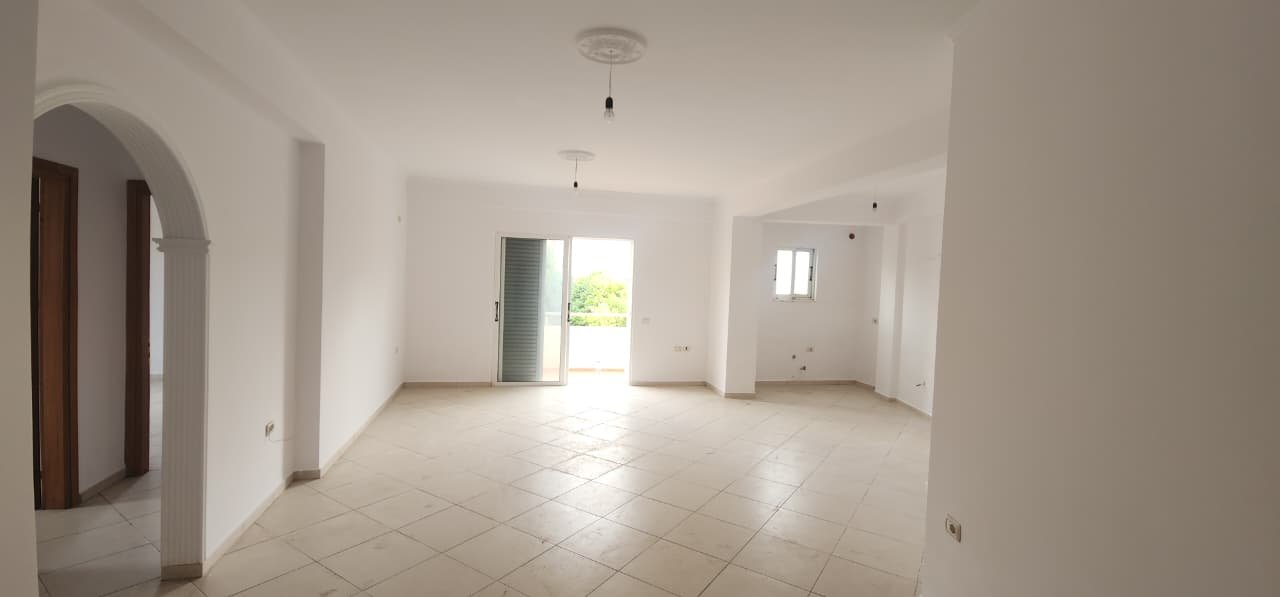SARANDE,  APARTAMENT NE SHITJE 3+1+2
