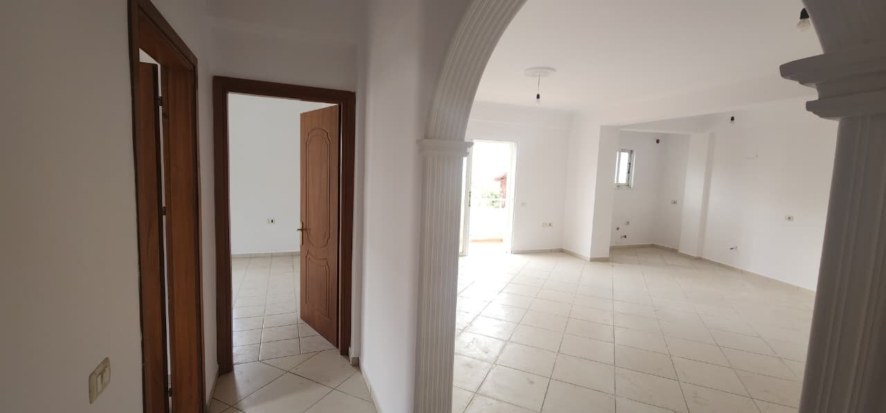 SARANDE,  APARTAMENT NE SHITJE 3+1+2