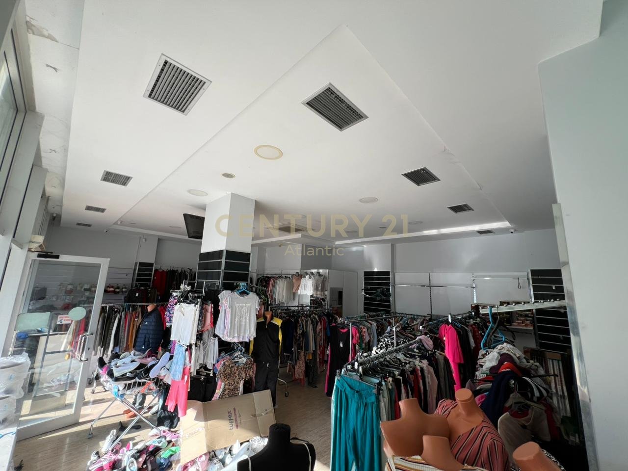 Ambient Komercial 1+1 Me Qira në Plepa, Durrës - 700€ | 181 m²