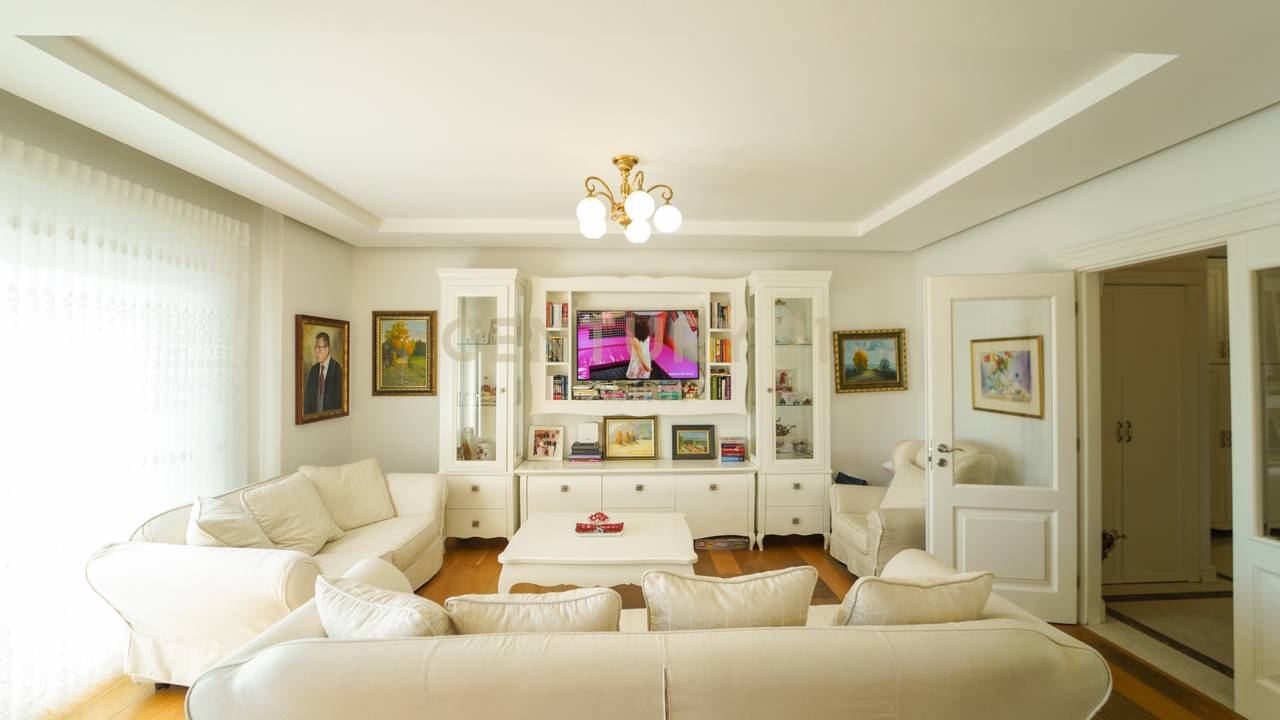 APPARTAMENTO SUPER PREMIUM IN VENDITA – LAGO ARTIFICIALE, ADIACENTE AL GIARDINO ZOOLOGICO