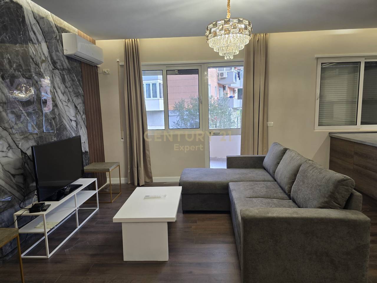 Apartament 2+1+2 per shitje te Kopshti Botanik!