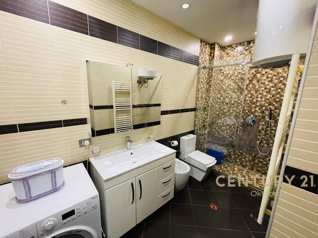 JAPIM ME QIRA APARTMENT 2+1 TEK KODRA E PRIFTIT