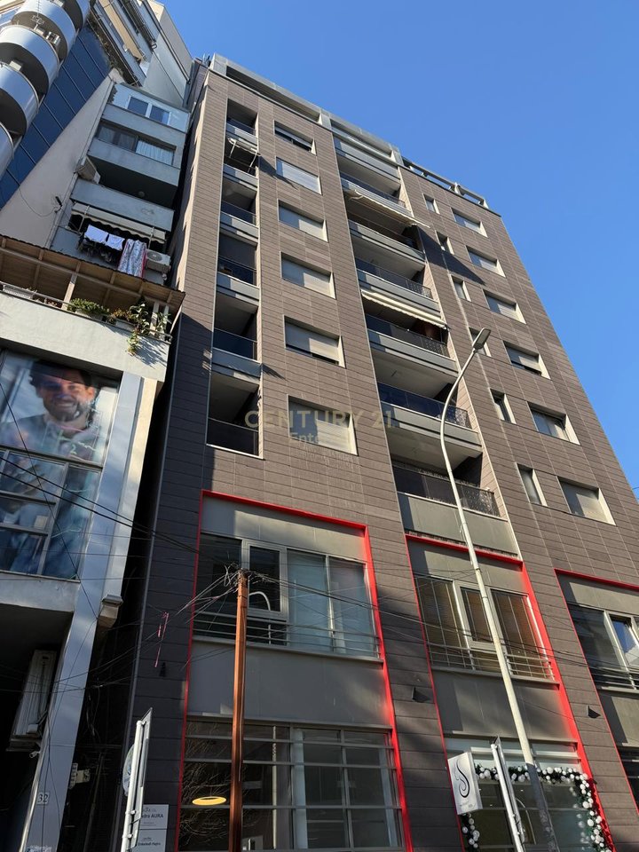 Zyrë 1+1 Me Qira Prane Juridikut