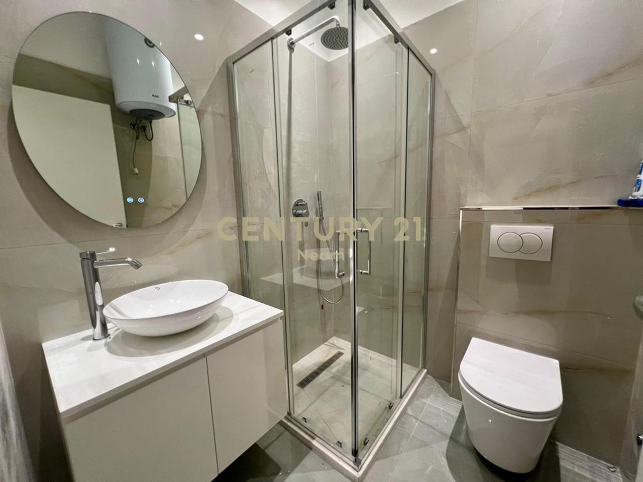 Qira,Ambjent Biznesi 140 M2 prane Zogut te Zi.