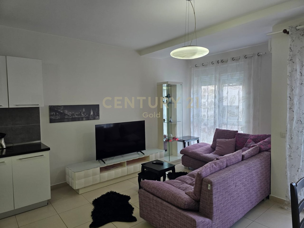 APARTAMENT 2+1 PER QIRA NE KOMPLEKSIN MAGNET!