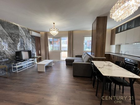 Apartament 2+1 Për Shitje në zonen e Kopshtit Botanik Zoologjik, Tiranë