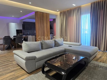 Apartament me qira 3+1+3+dy  poste parkimi pranë Kompleksit Delijorgji