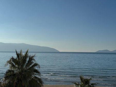 JEPET PER QIRA APARATMENT 2+2 NE LUNGOMARE!