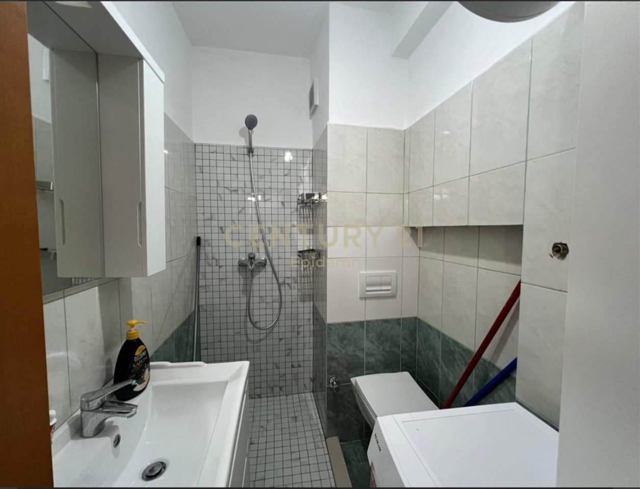 Apartament 1+1 per Shitje- Mali i Robit!