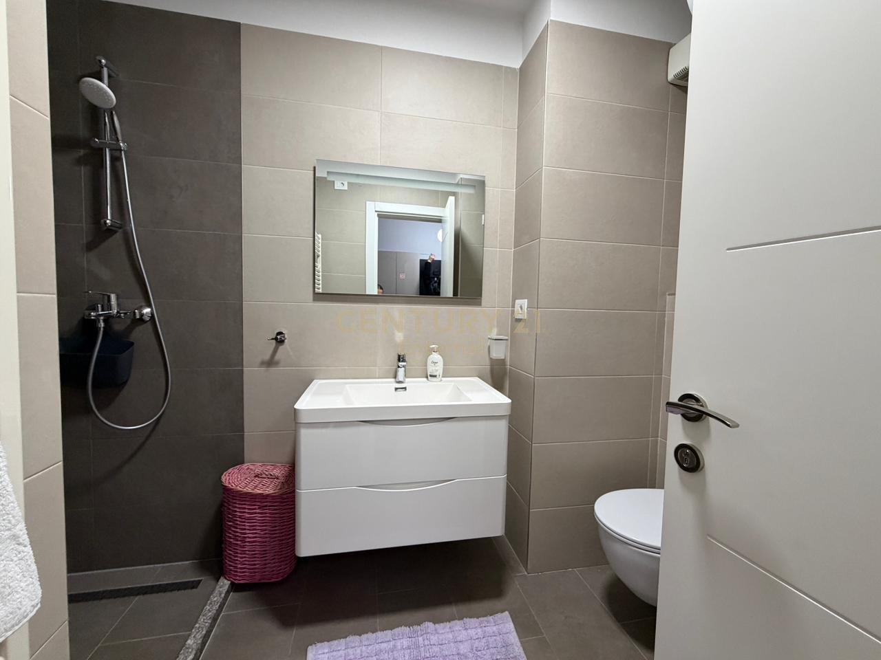 Apartment 2+1+Parking for Rent near the Pyramid