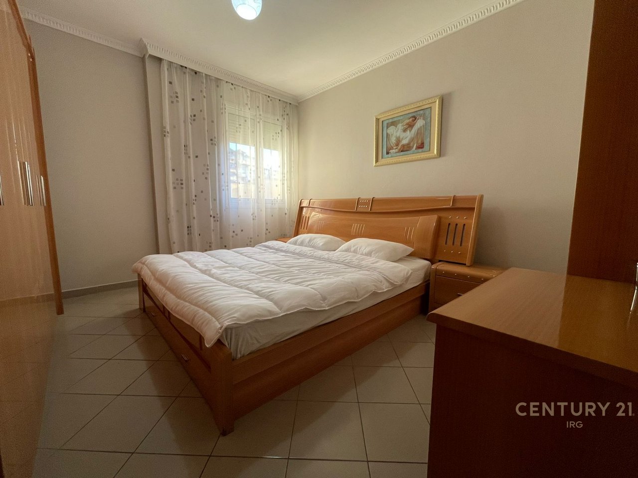 Apartament 2+1 ne Komune te Parisit!