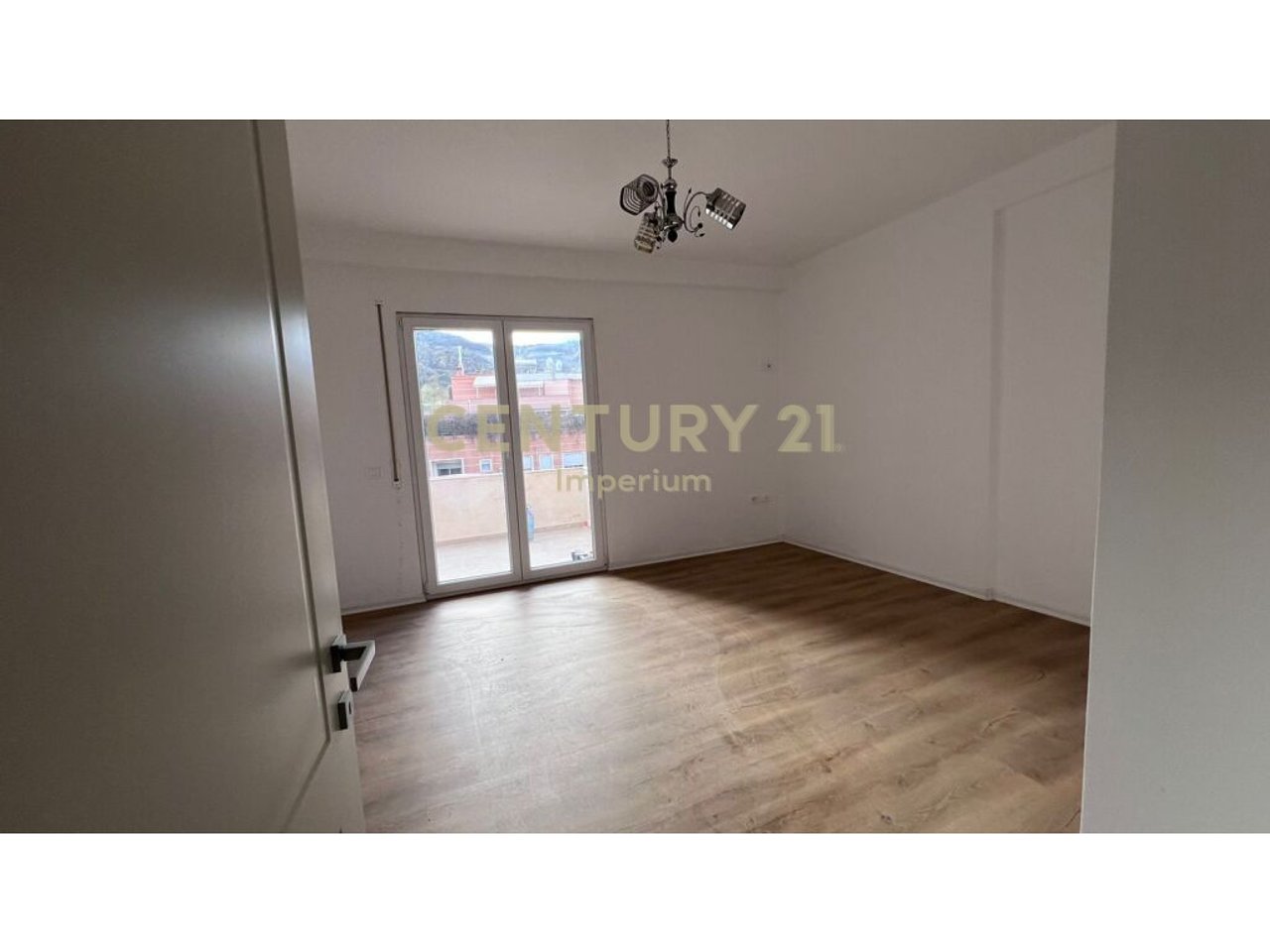 🏡 APARTAMENT 2+1+2 TEK KOPSHTI BOTANIK – PJESËRISHT I MOBILUAR 🌿