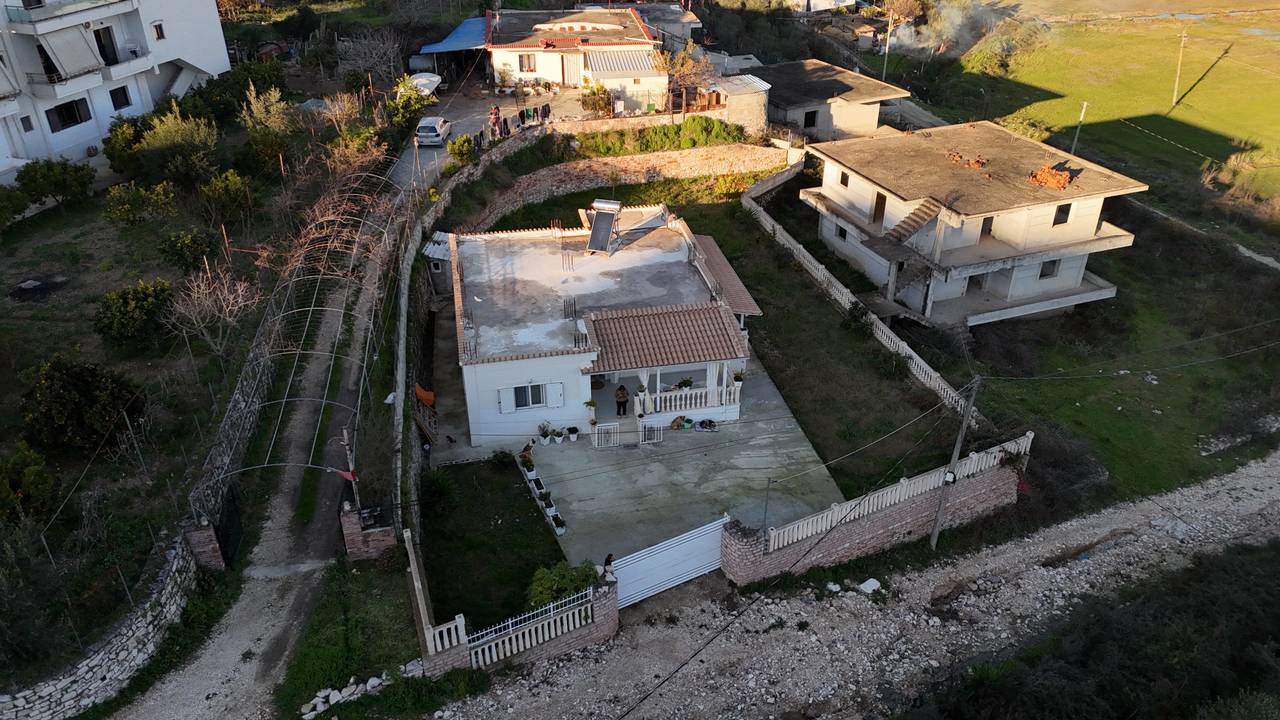 METOQ, SARANDE - SHESIM SHTEPI PRIVATE ME OBORR