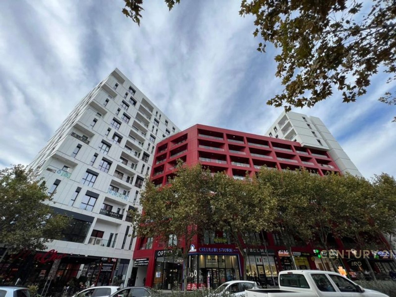 Japim ambjent komercial me qera tek Arlis,Farmacia 10!