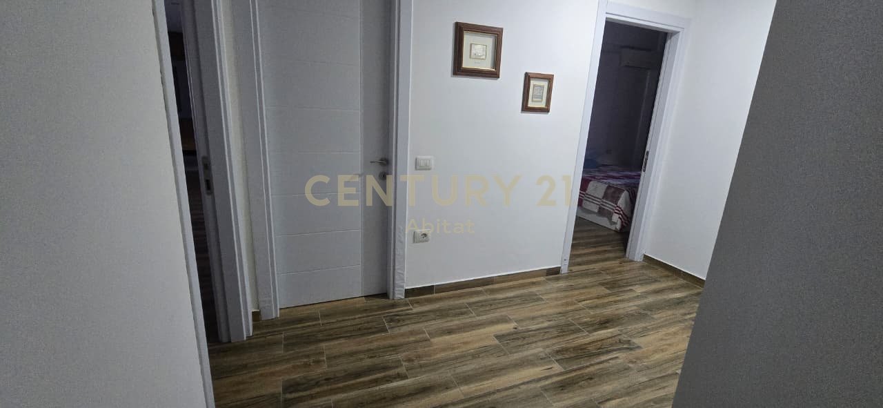 Apartament me qira 3+1+3+dy  poste parkimi pranë Kompleksit Delijorgji