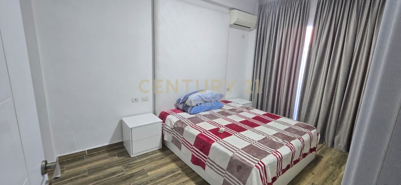 Apartament me qira 3+1+3+dy  poste parkimi pranë Kompleksit Delijorgji