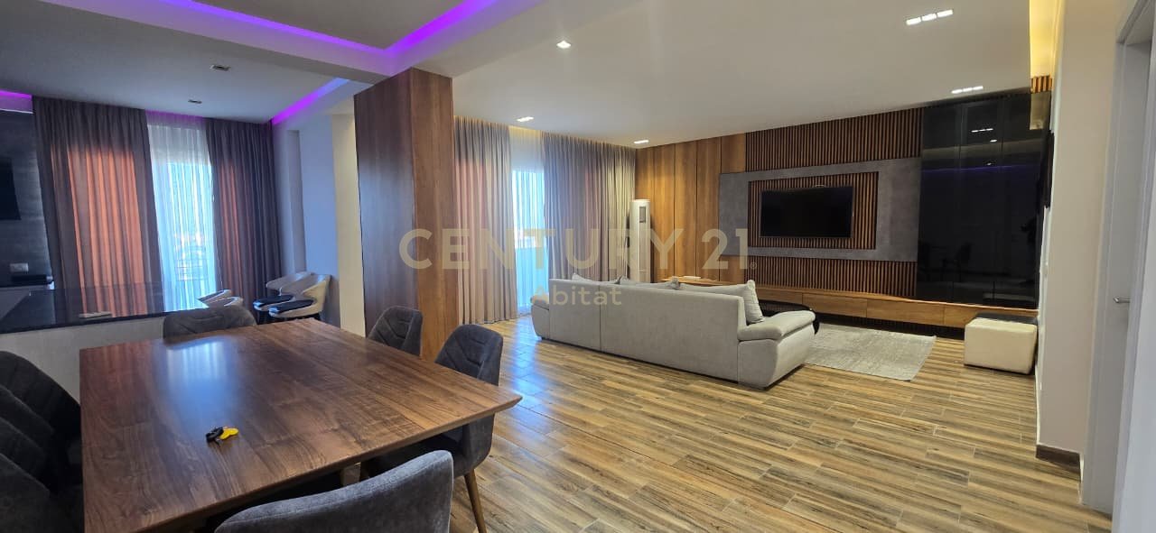 Apartament me qira 3+1+3+dy  poste parkimi pranë Kompleksit Delijorgji