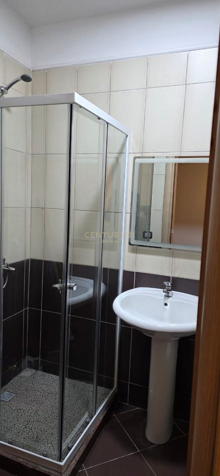 JEPET ME QIRA APARTAMENT 2+1 NE YZBERSHIT!