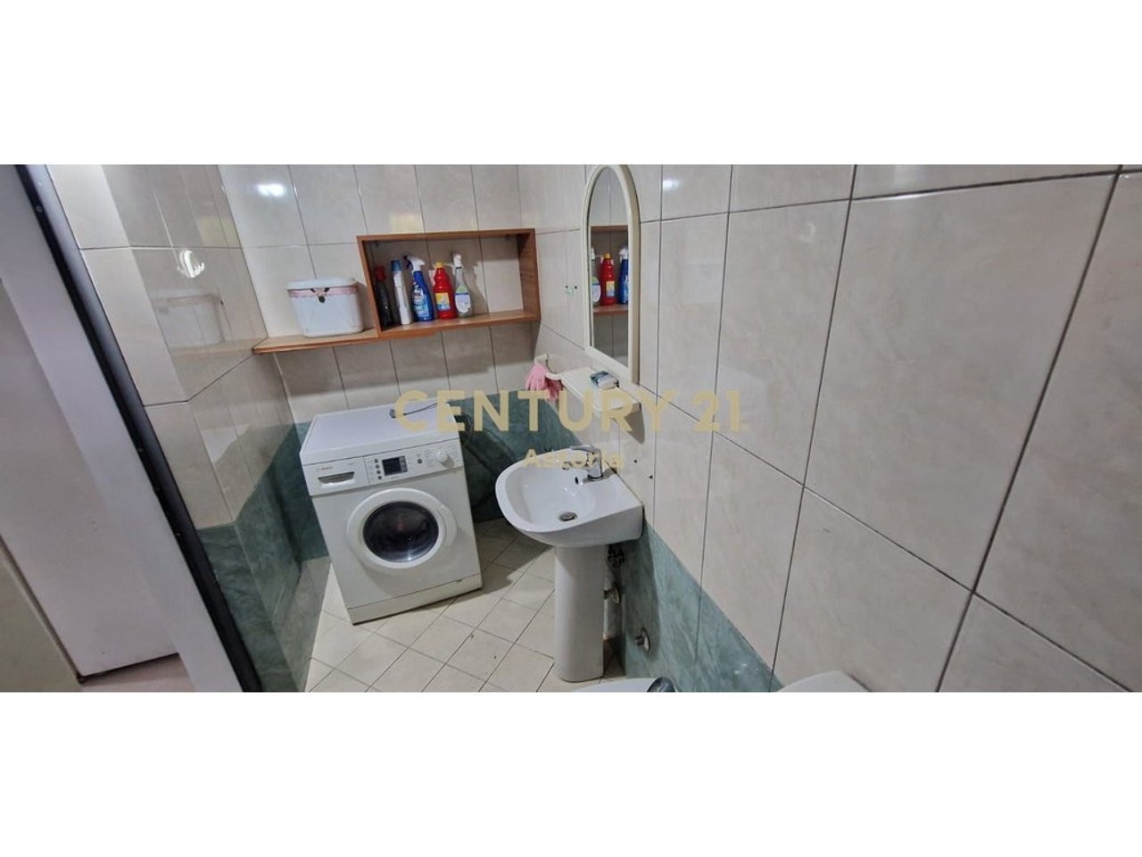 Studio apartment for rent in the Embassy Block, Durres Street!