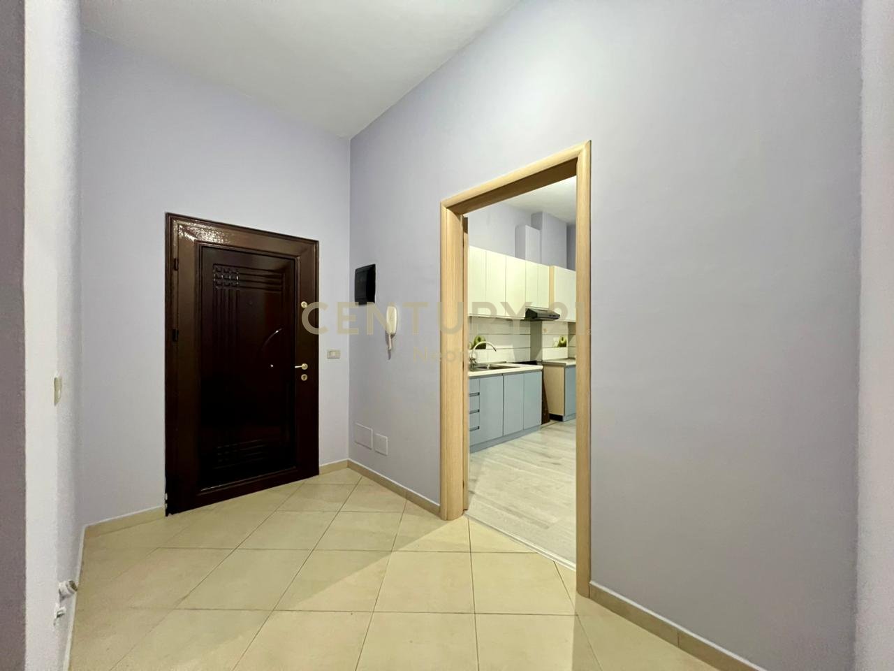 QIRA, ZYRË - 100 m2 me POST PARKIMI te KOMUNA PARISIT‼️