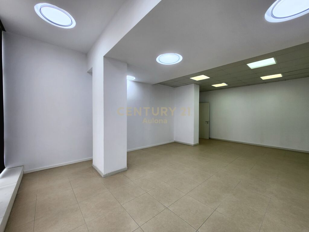 AMBIENT BIZNESI ME QERA NE VLORE