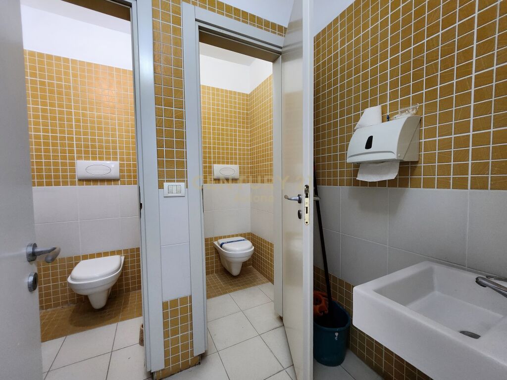 AMBIENT BIZNESI ME QERA NE VLORE