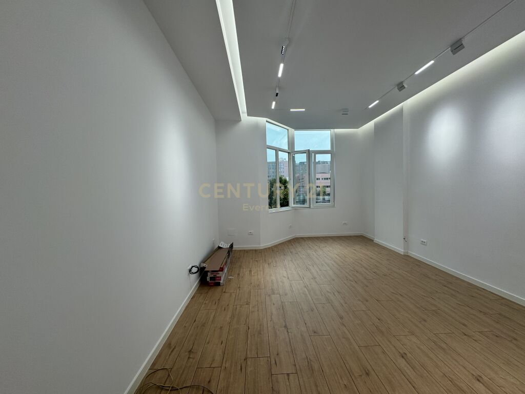 NEAR SQUARE 21, STUDIO APARTMENT FOR SALE!