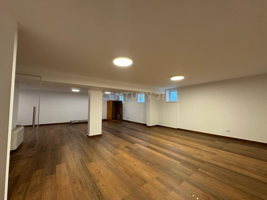 MODERN VILLA FOR RENT IN ROLLING HILLS RESIDENCE!!!