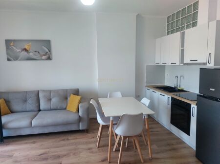 APARTAMENT ME QIRA 1+1 NE LUNGOMARE, VLORE