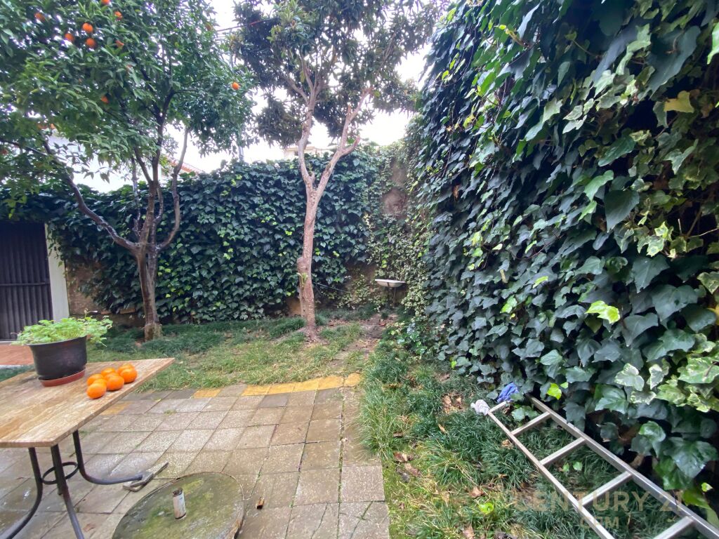 A SKOZE AFFITTIAMO UNA VILLA SU DUE PIANI CON GIARDINO E GARAGE.