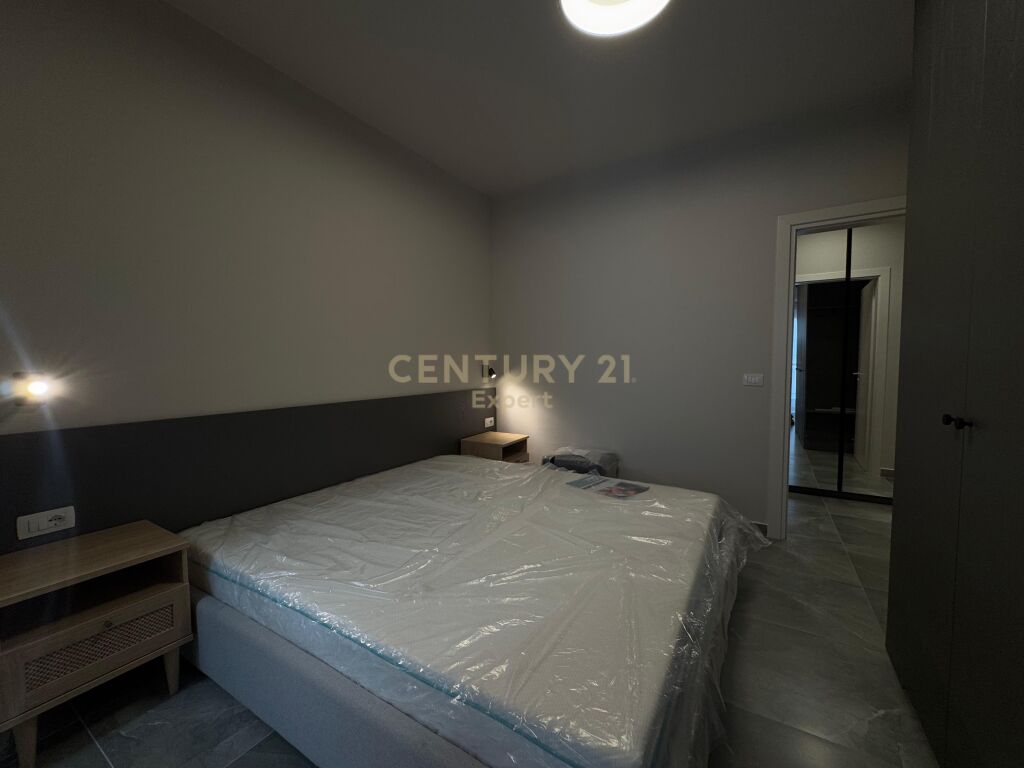 MODERN APARTMENT 2+1+2+ Parking space FOR RENT ON DURRES ROAD!