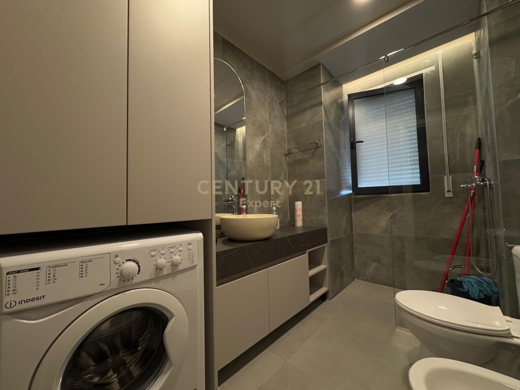 MODERN APARTMENT 2+1+2+ Parking space FOR RENT ON DURRES ROAD!
