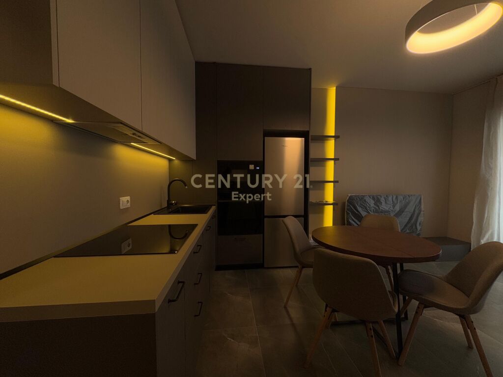 MODERN APARTMENT 2+1+2+ Parking space FOR RENT ON DURRES ROAD!