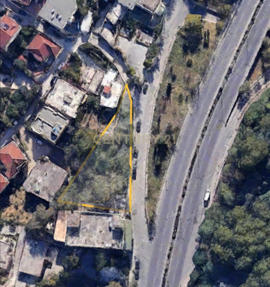 Terreno di 1116 m² in vendita sulla strada di Elbasan, Tirana