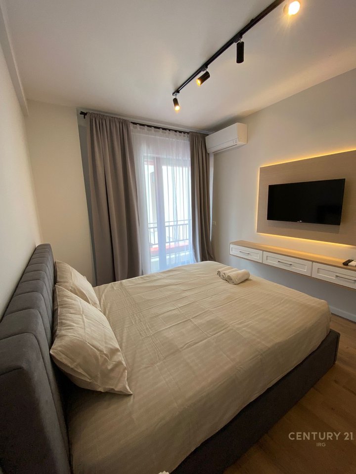 SHITET APARTAMENT 2+1 TEK REZIDENCA ARLIS ''FARMACIA 10''  !