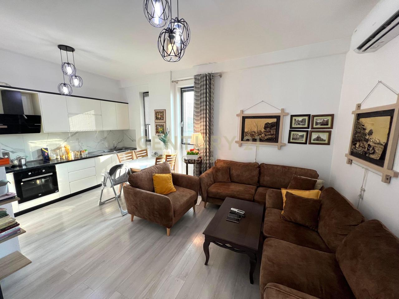 Appartamento 2+1+2 al Ristorante Durrësi, Tirana