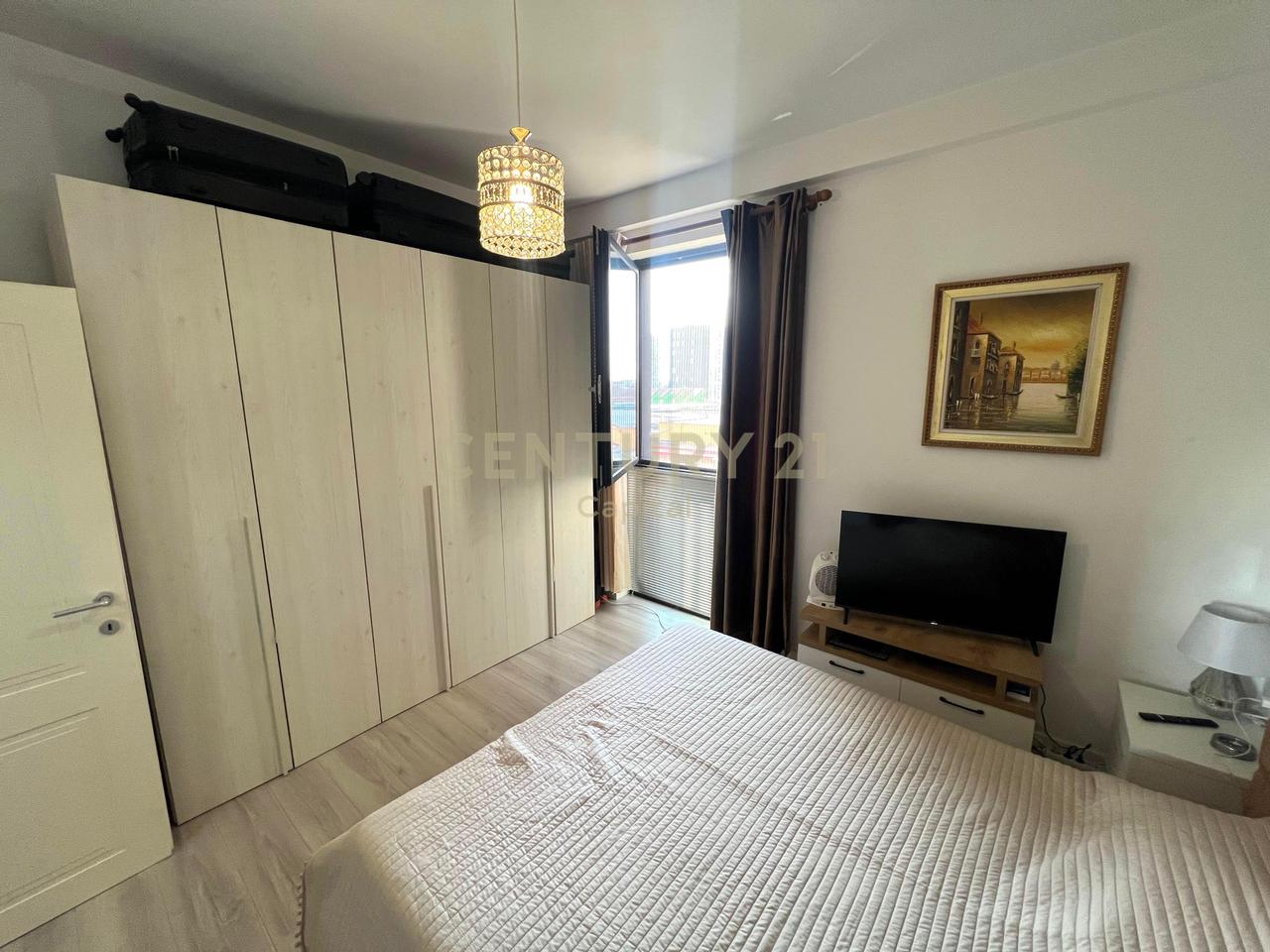 Appartamento 2+1+2 al Ristorante Durrësi, Tirana