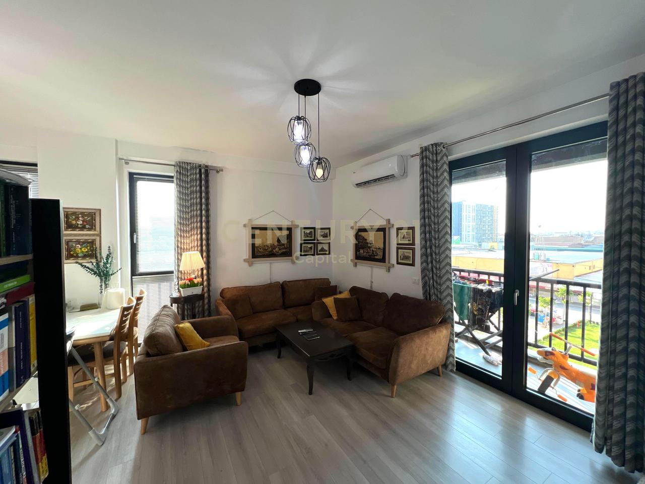 Appartamento 2+1+2 al Ristorante Durrësi, Tirana