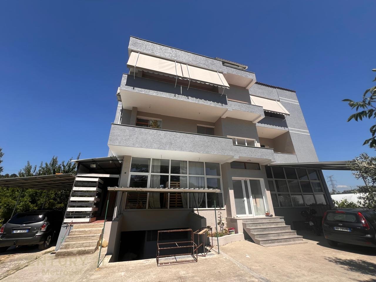 Edificio e terreno in affitto a Prush