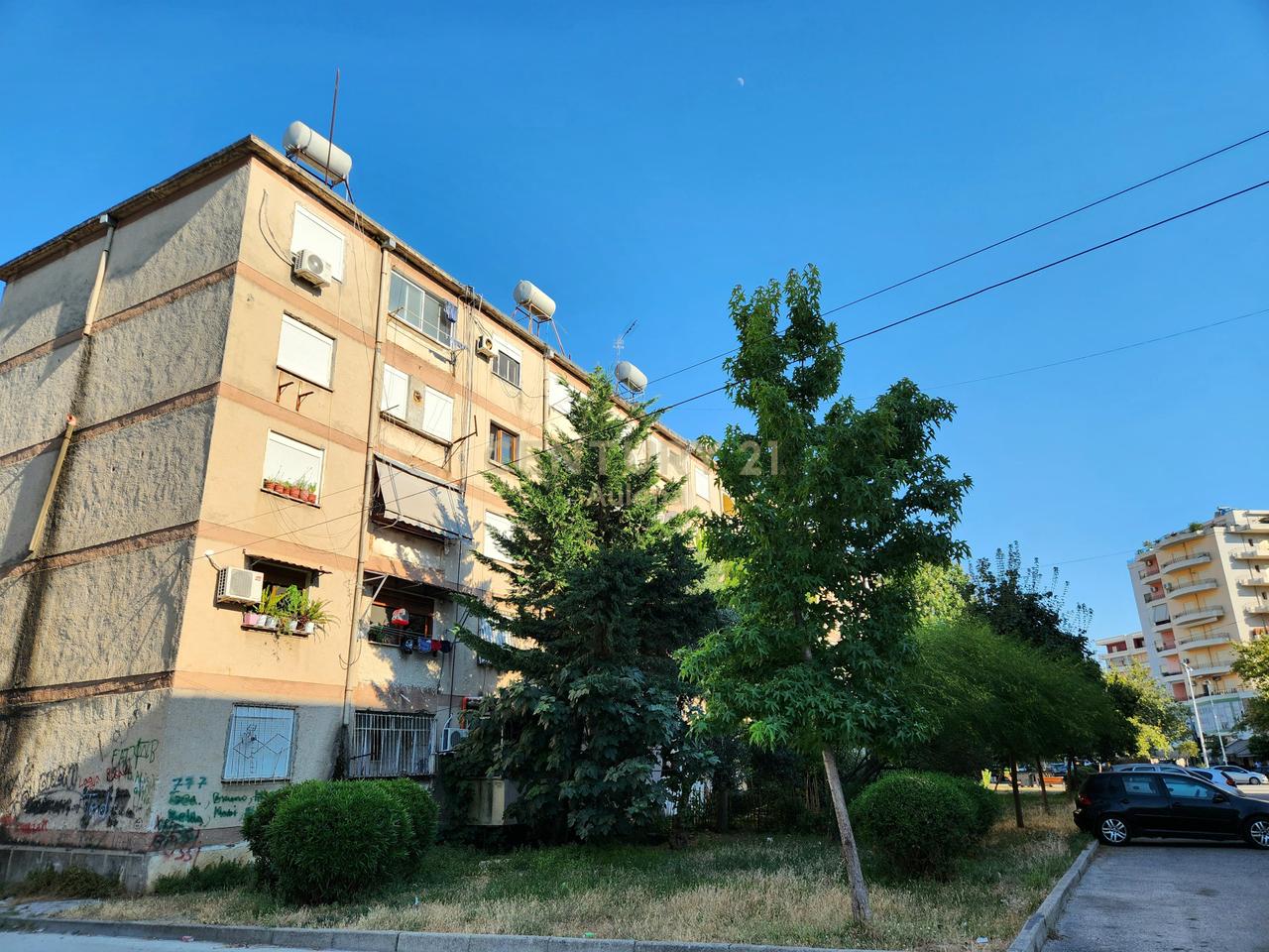 Apartament 2+1 për Shitje pranë Zonës Transballkanike