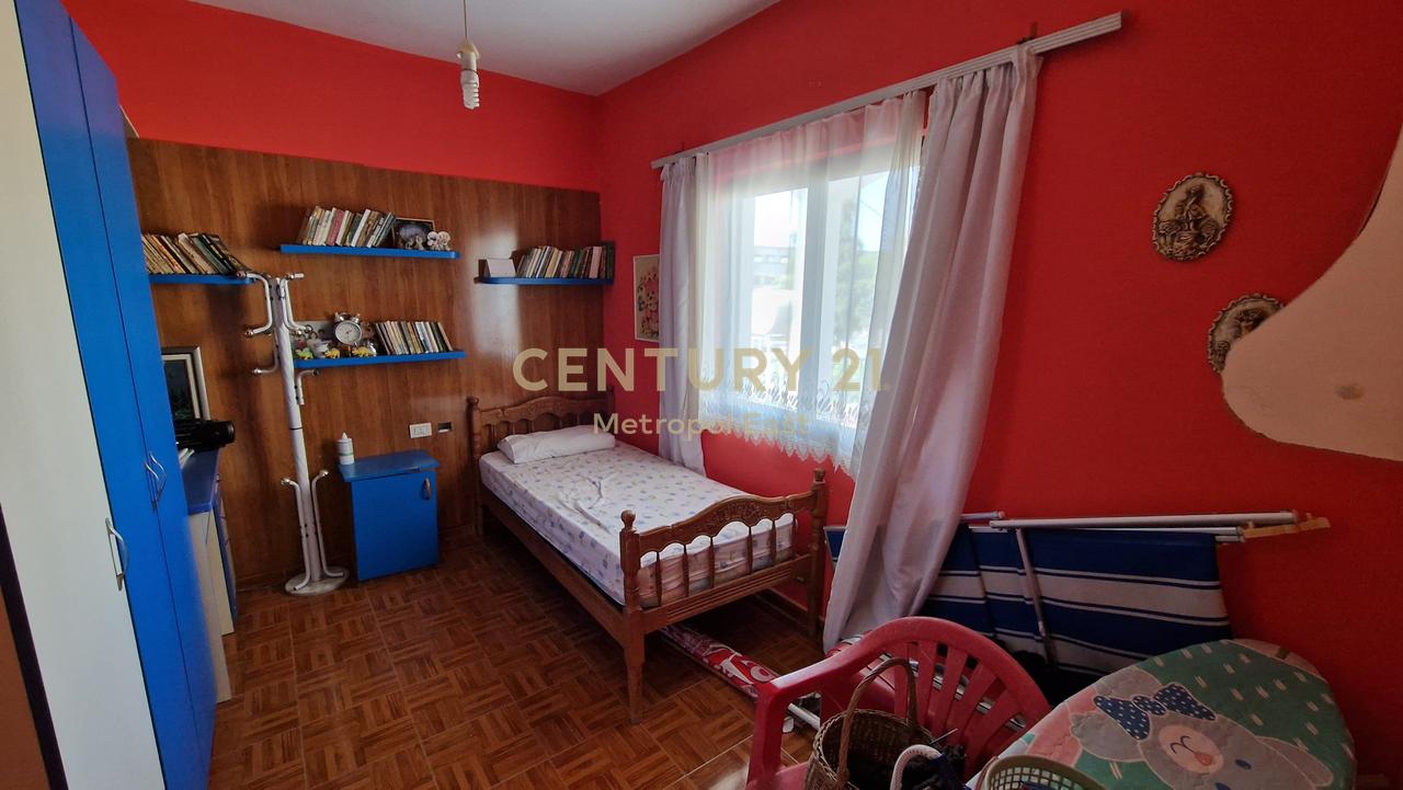 SHITET VILË 2-KATËSHE NË QENDËR TË SHIJAKUT