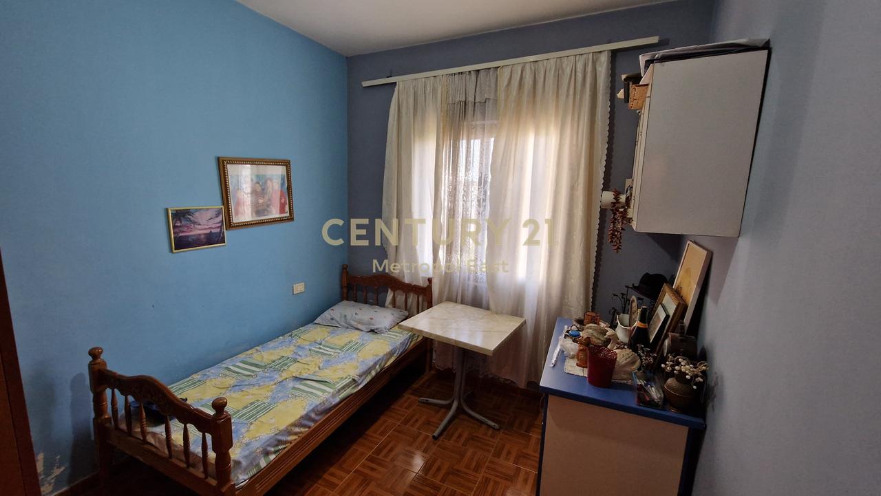 SHITET VILË 2-KATËSHE NË QENDËR TË SHIJAKUT