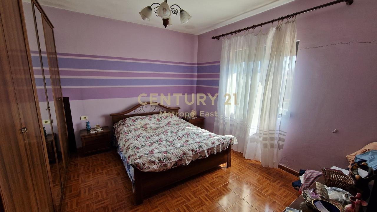 SHITET VILË 2-KATËSHE NË QENDËR TË SHIJAKUT
