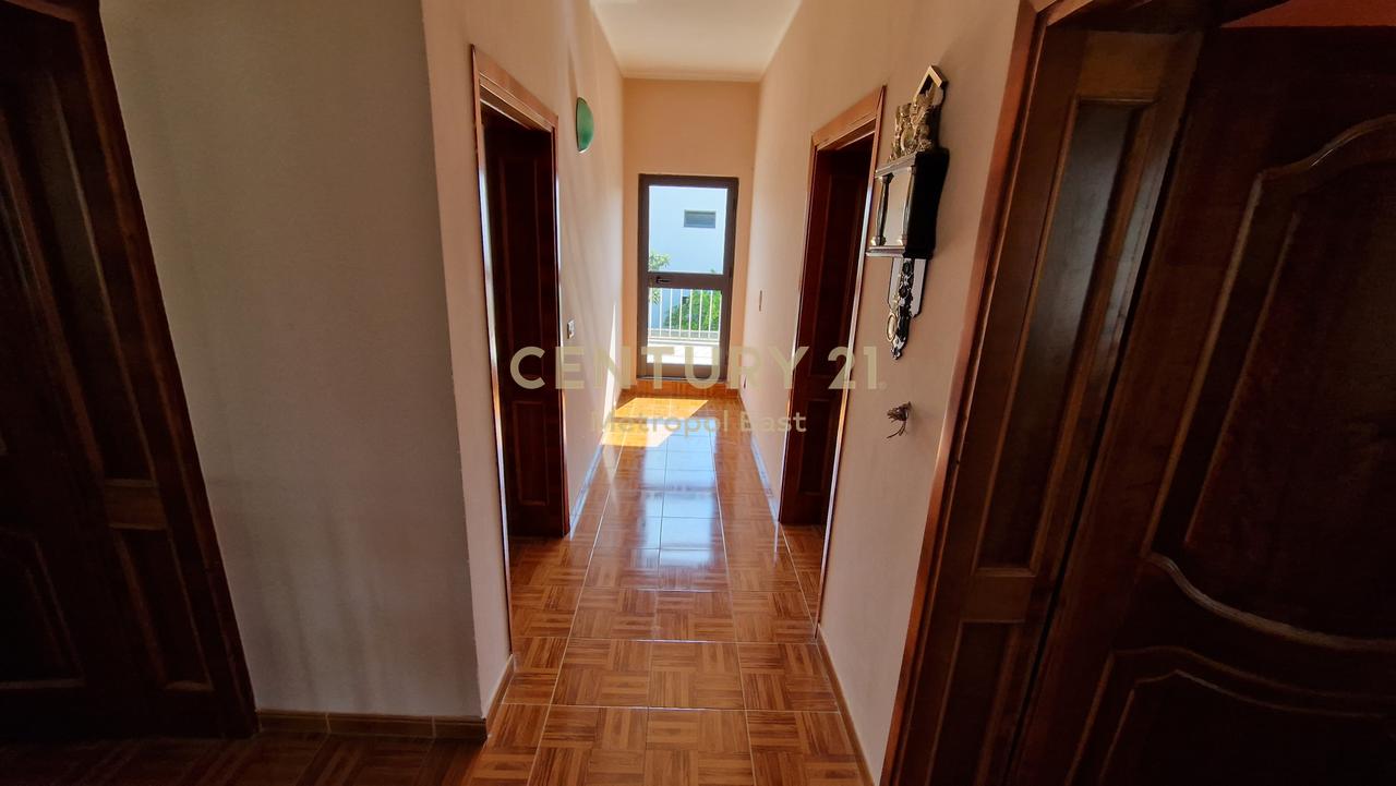 SHITET VILË 2-KATËSHE NË QENDËR TË SHIJAKUT