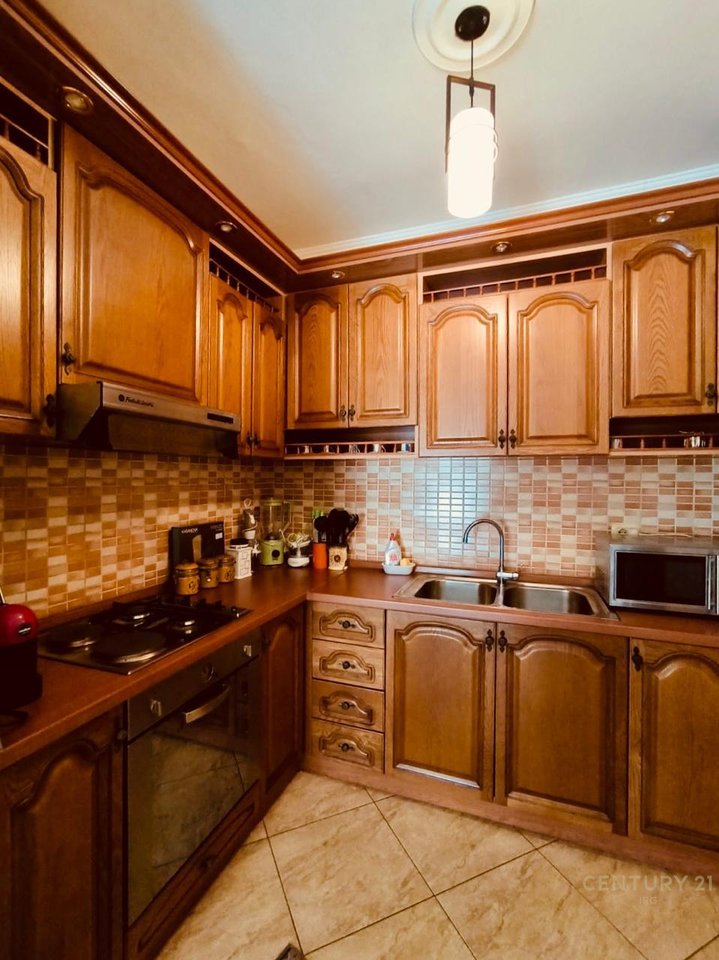 Appartamento 1+1 in affitto – Via Babe Rexha, vicino al Complesso Magnet
Prezzo: 450€ / mese