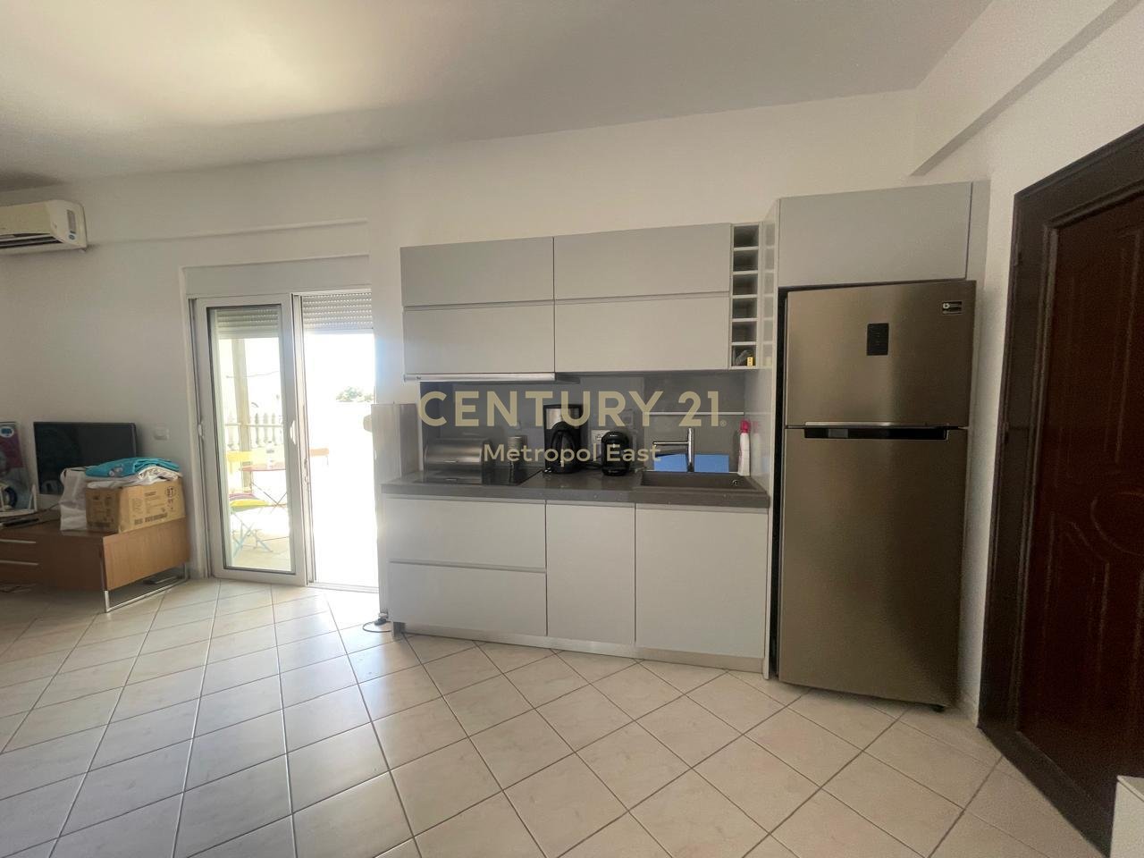 1+1 APARTMENT FOR SALE WITH SEA VIEW IN THE TOURIST AREA OF SARANDA