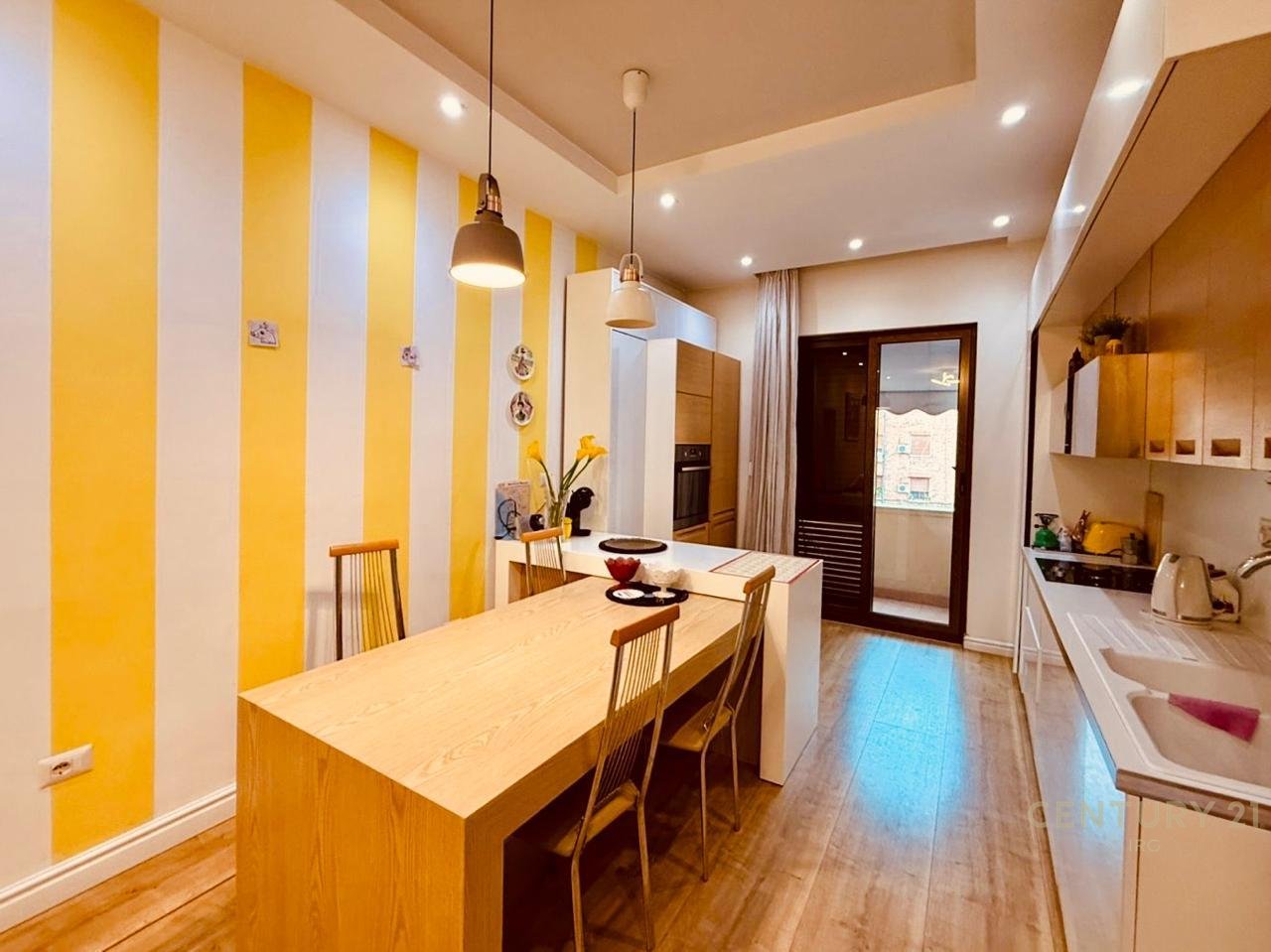 Appartamento in affitto – Myslym Shyri, Tirana
Prezzo: 750€/mese