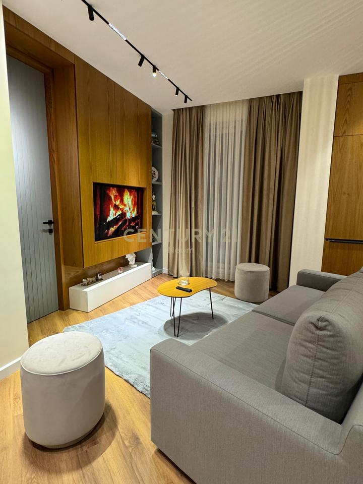 Appartamento 2+1 con Arredamento di Lusso, Garage Incluso e Vista Fantastica sullo Zoo e sul Lago