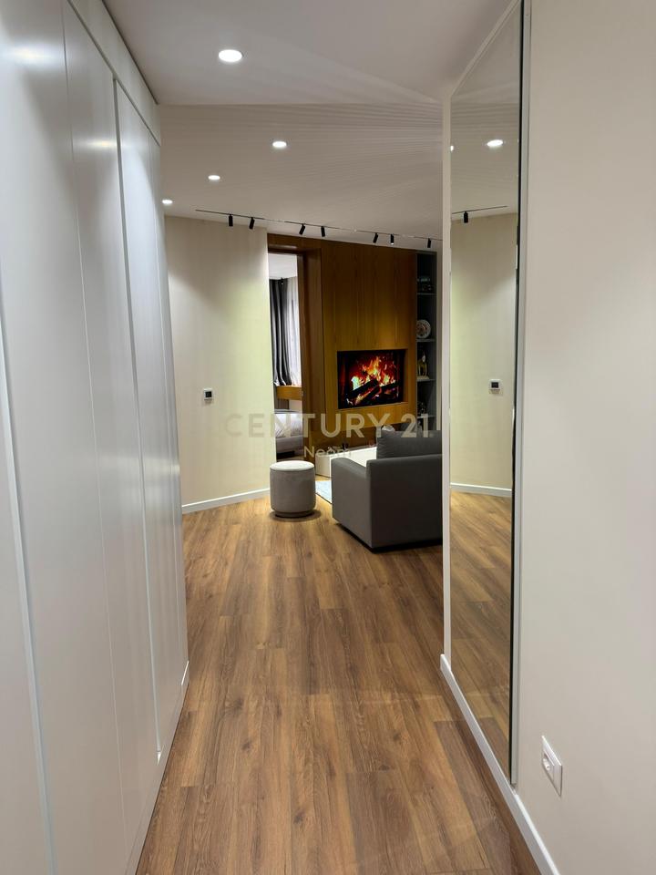 Appartamento 2+1 con Arredamento di Lusso, Garage Incluso e Vista Fantastica sullo Zoo e sul Lago